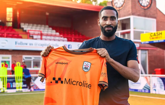 Striker Dwyer returns to the Robins
