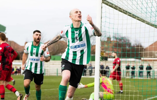 Blyth Spartans retain key forward ahead of new season