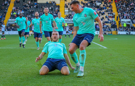 Striker Shaw makes switch to Quorn