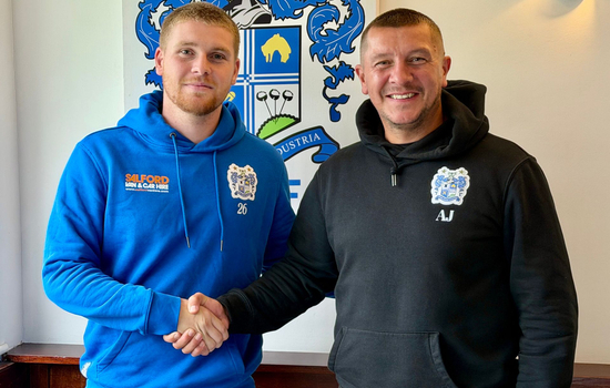 Ex-Reading defender joins newly-promoted Bury