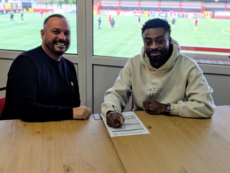 Owolabi re-unites with Clegg at Hyde