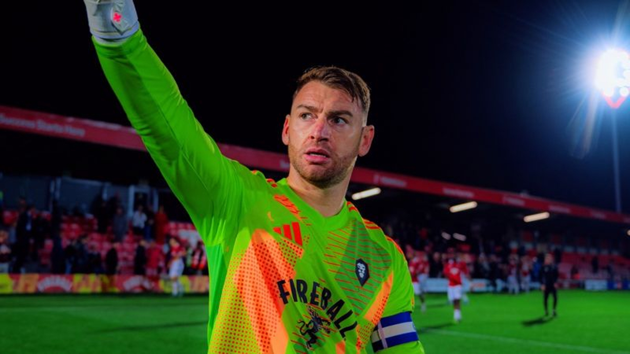 Experienced goalkeeper bolsters Warrington Town ranks