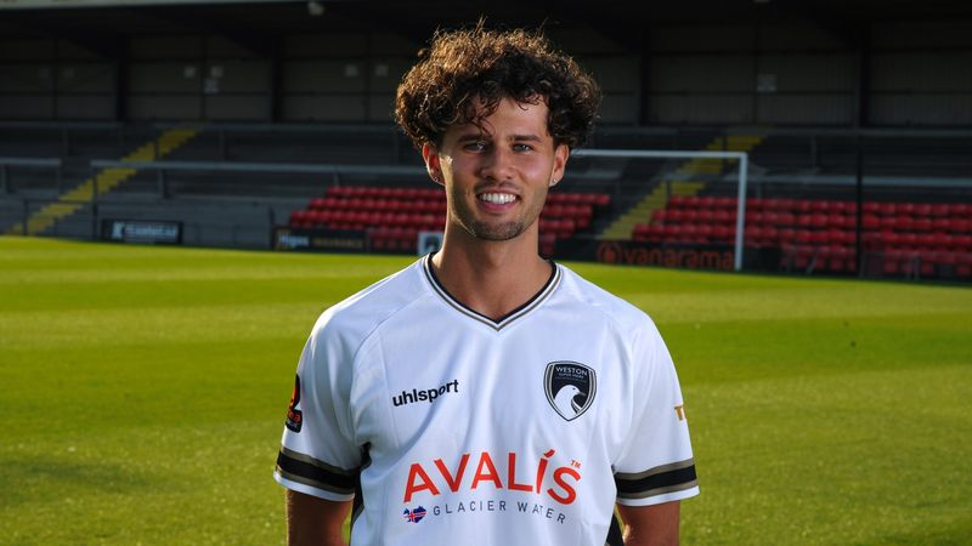 National League striker makes Mickleover loan move